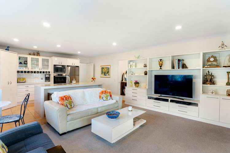 1 Zara Court Flat Bush_6