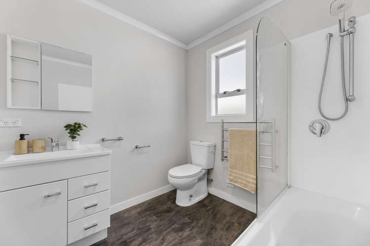 16a Magnetic Street Port Chalmers_12