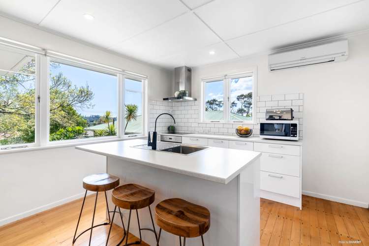 293 Glengarry Road Glen Eden_2