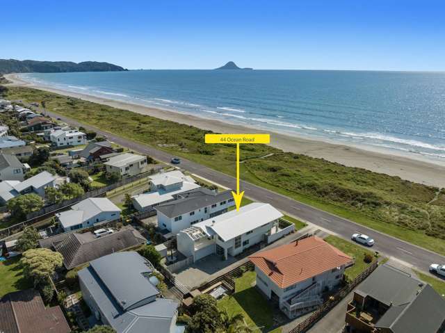 A beachfront home that is just right, in Ohope!