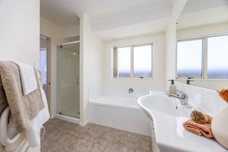 7B Barberry Lane Te Atatu Peninsula_17