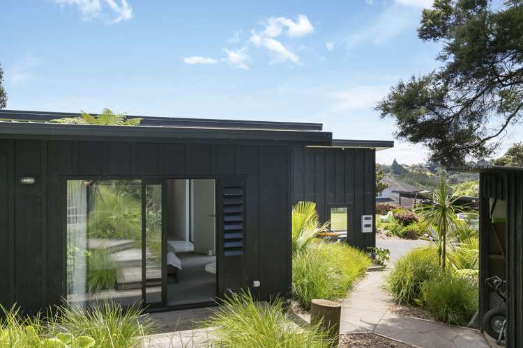 14 Eastvale Close Greenhithe_16