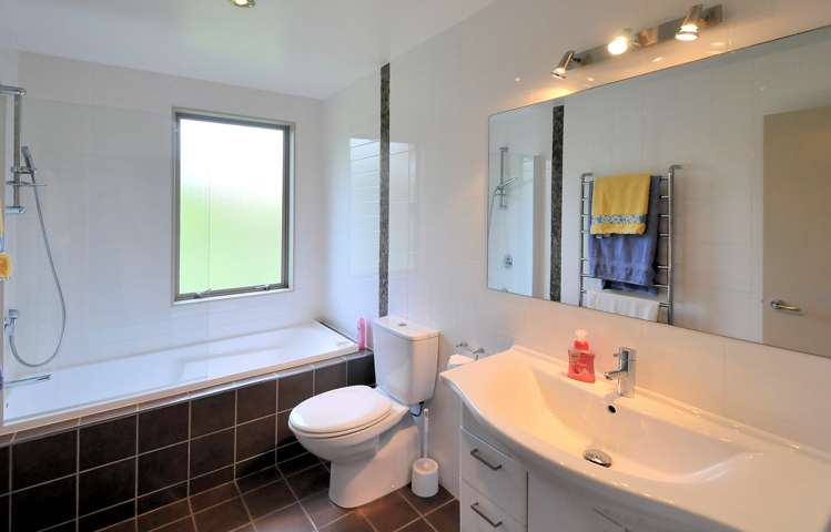 16 Seaton Road Murrays Bay_25