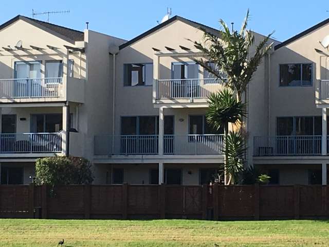 25 Greenway Rise Gulf Harbour_1