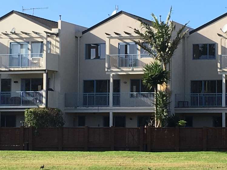 25 Greenway Rise Gulf Harbour_1