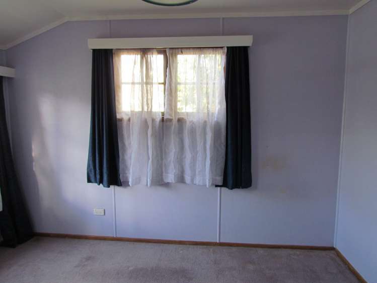 53 Poland Street Waikino_11