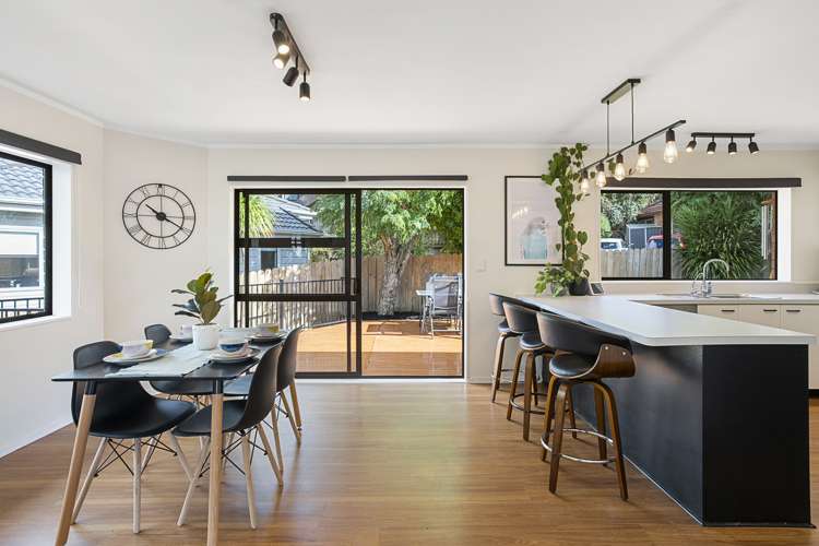 2/98 Gosford Drive Botany Downs_12