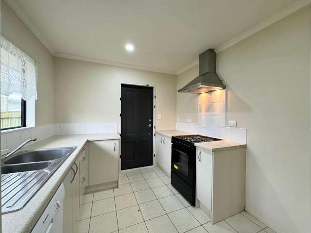 8B White Road Manurewa_3