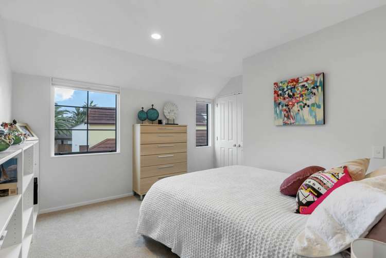 31a Oakwood Grove Eastern Beach_11