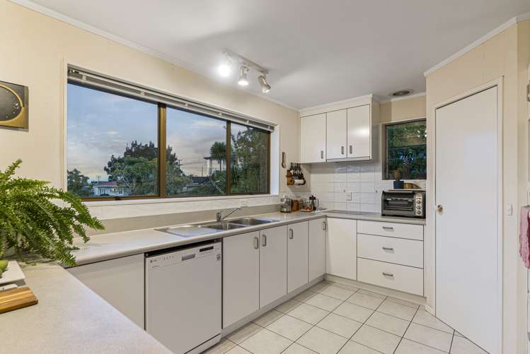 44a Uxbridge Road Mellons Bay_7