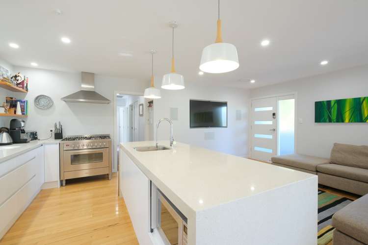 188 Hutchinson Avenue New Lynn_4