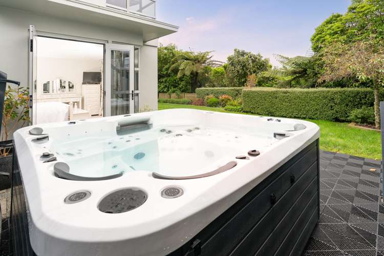 7 Caughley Grove Karori_9