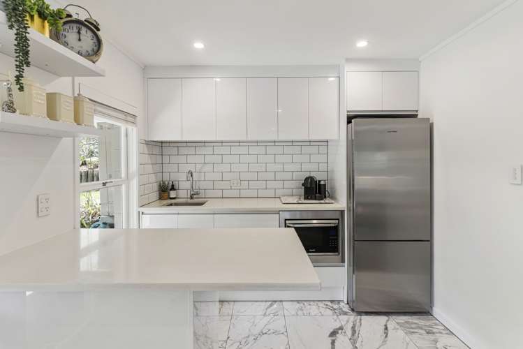 54 Galaxy Drive Mairangi Bay_19