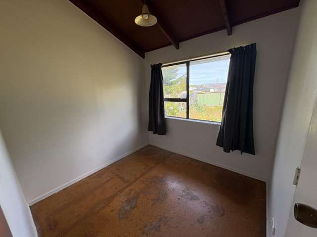 26B Hennessey Street East (right) 1207_3