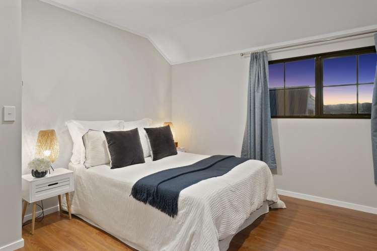 16B Parsons Glen Karori_24