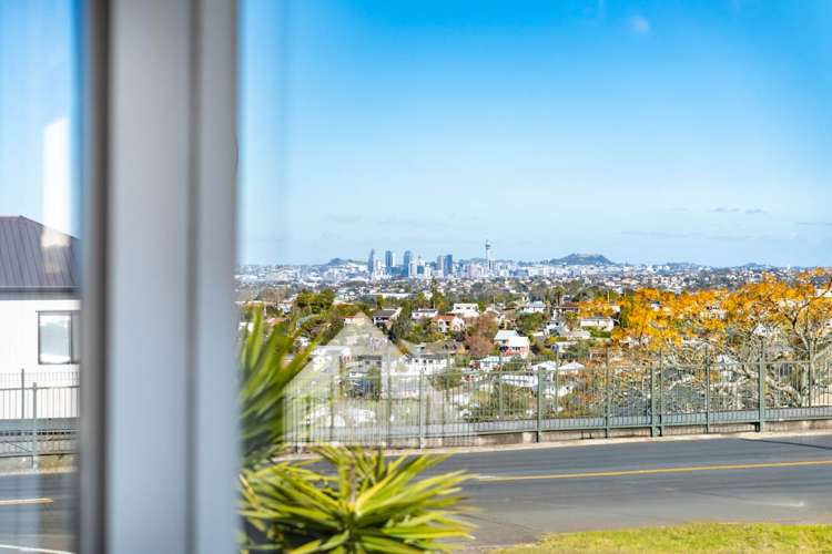 1/152 Sunset Road Unsworth Heights_12