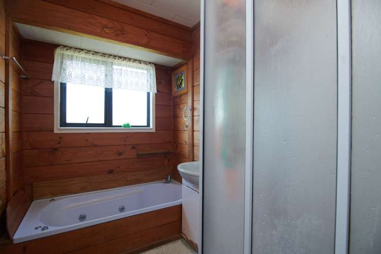 2/91 Athena Drive Totara Vale_10