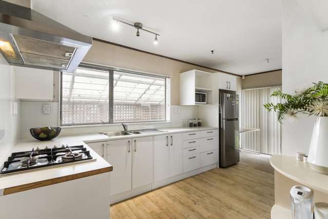 2/7 Roslyn Road Mount Wellington_2