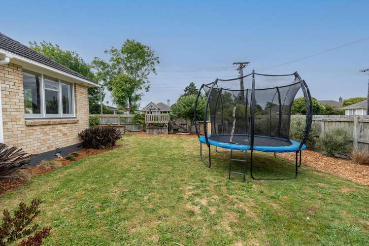 45 Yeats Crescent Fairfield_12