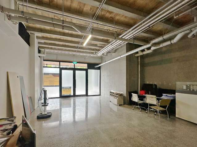 Unit F/4 Bute Road Browns Bay_1