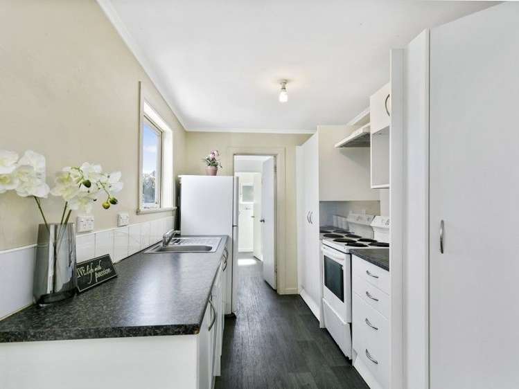 2 Luxford Street Berhampore_8