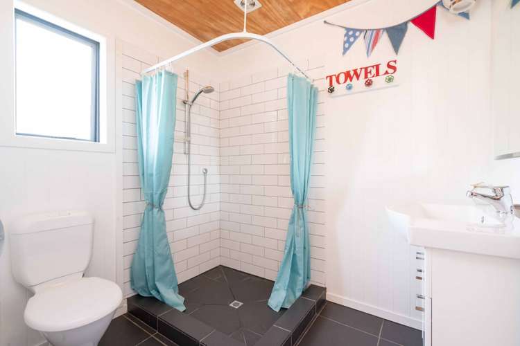 29 Connor Place Taieri Mouth_14