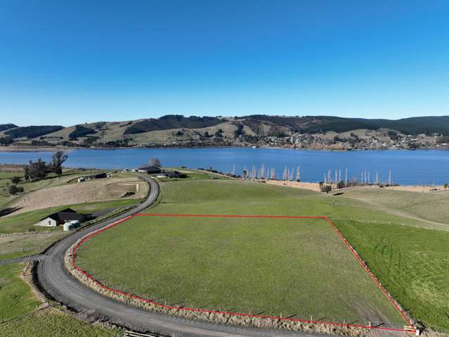 Build Your Lake Waihola Dream!