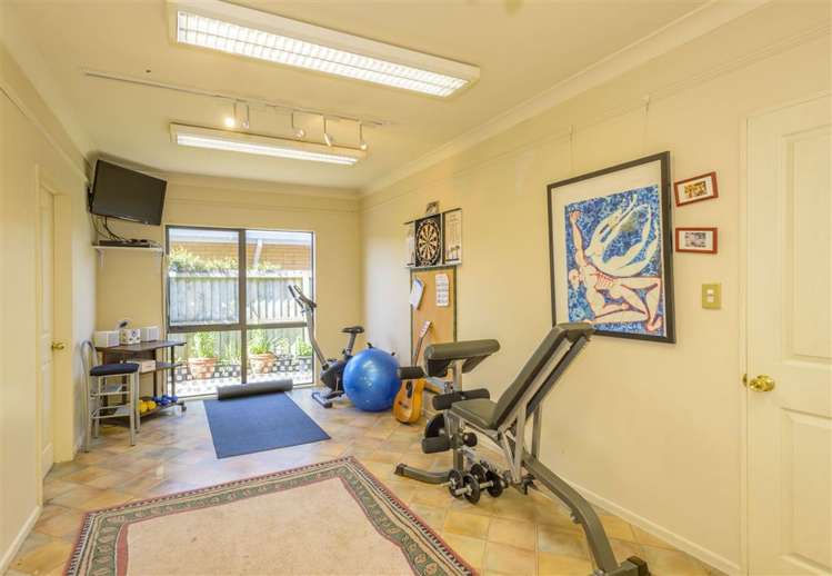 55 Travis Country Drive Burwood_5