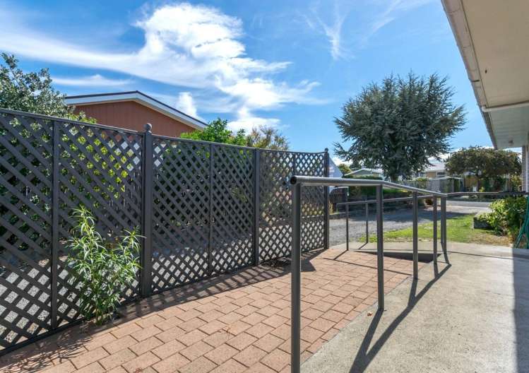 2/12 Newbourne Crescent Redwoodtown_10