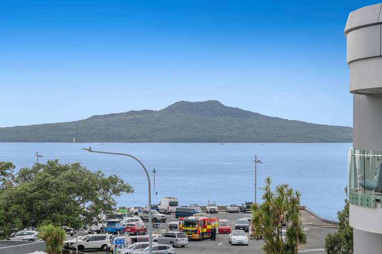 1B/5 The Promenade Takapuna_1