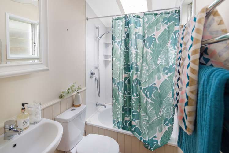 180 Sutherland Road Lyall Bay_13