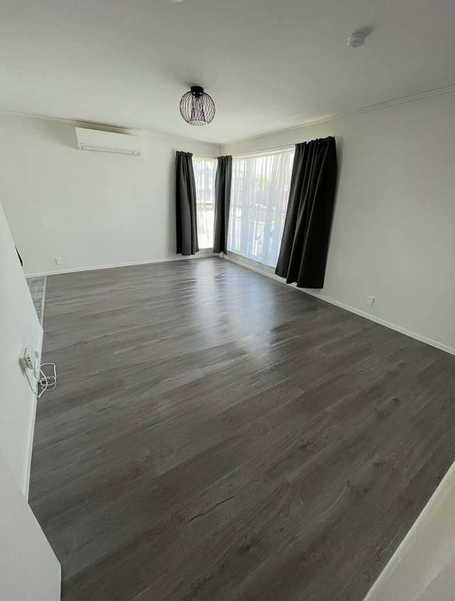 2 Maybelle Place Kelston_3