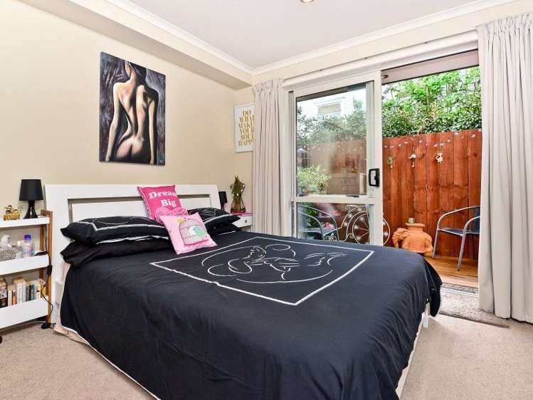 2/9 Wellington Street Hamilton East_24