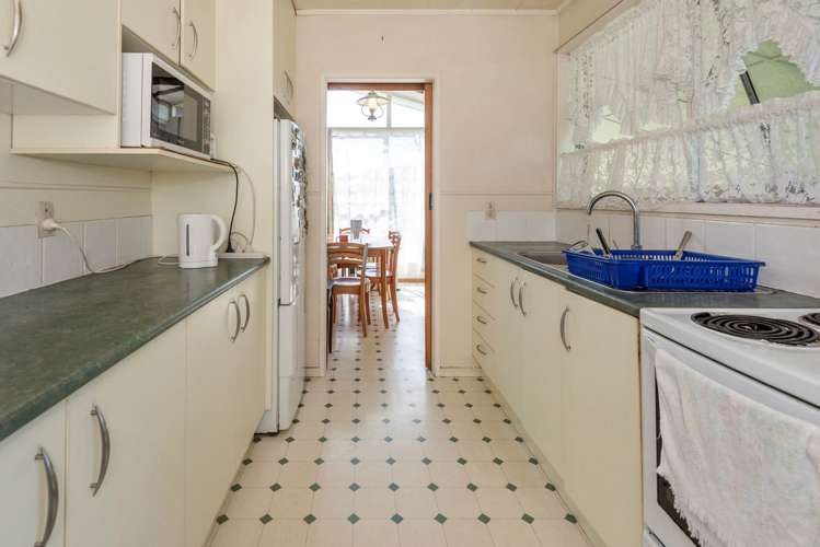 12 Cockayne Crescent Sunnynook_11