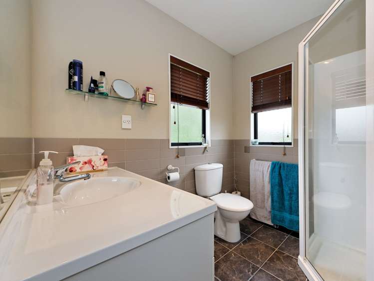 29a Atkinson Road Titirangi_16