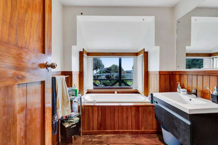 231 Glover Road Hawera_18