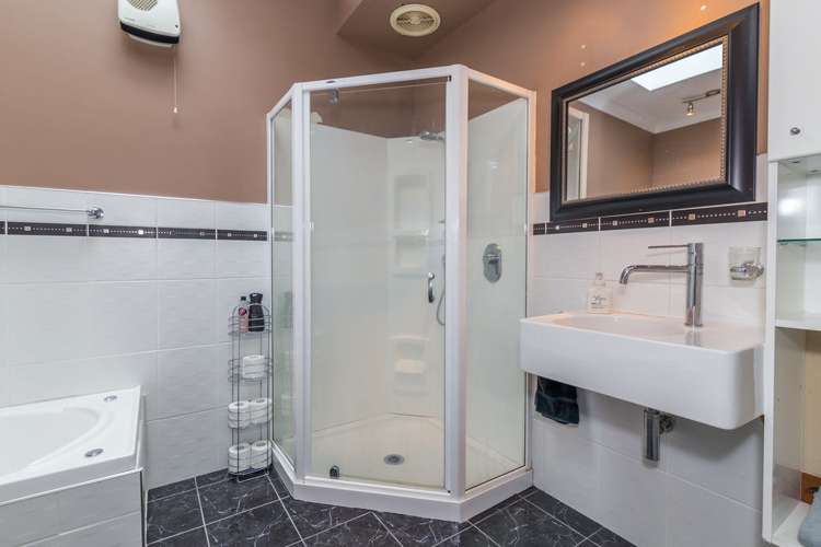 4 Tui Street Alicetown_8