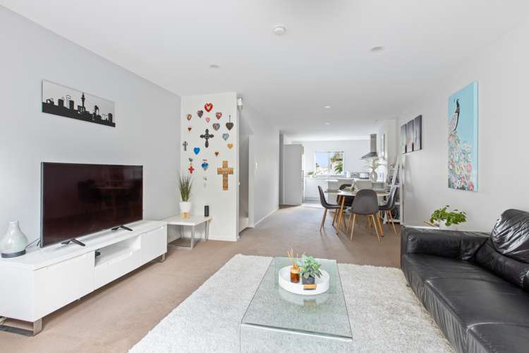 8/22 Northcross Drive Oteha_5