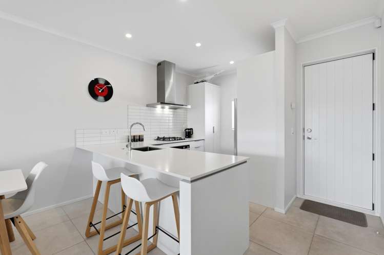 32B Taikura Avenue Red Beach_2