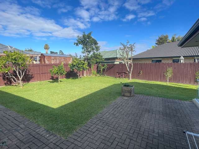 82 Burswood Drive Pakuranga Heights_1