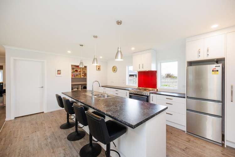 13 Roots Street East_5