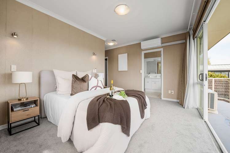 807 + 807a River Road Chartwell_13