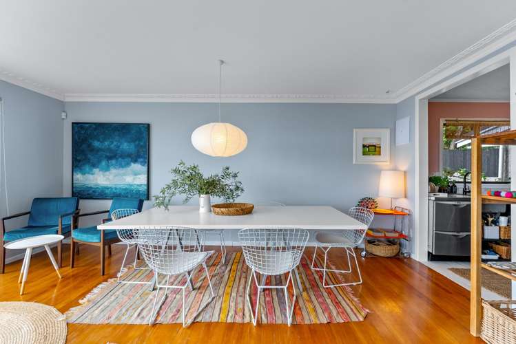 27 Domain Crescent Muriwai Beach_7