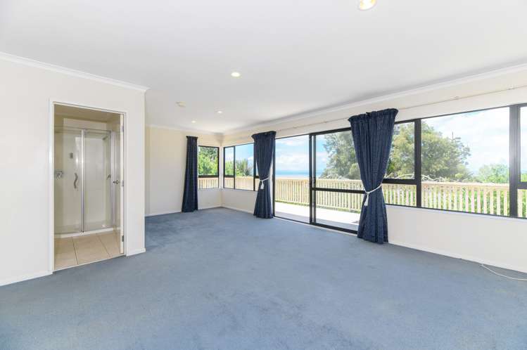 6 Shirley Road Parau_29