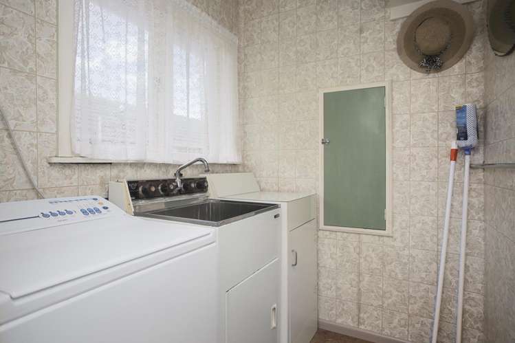 102 Mountain Road Mangere Bridge_12