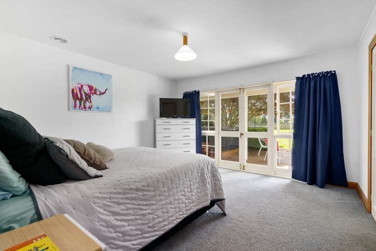 16 Cowley Drive Leamington_11