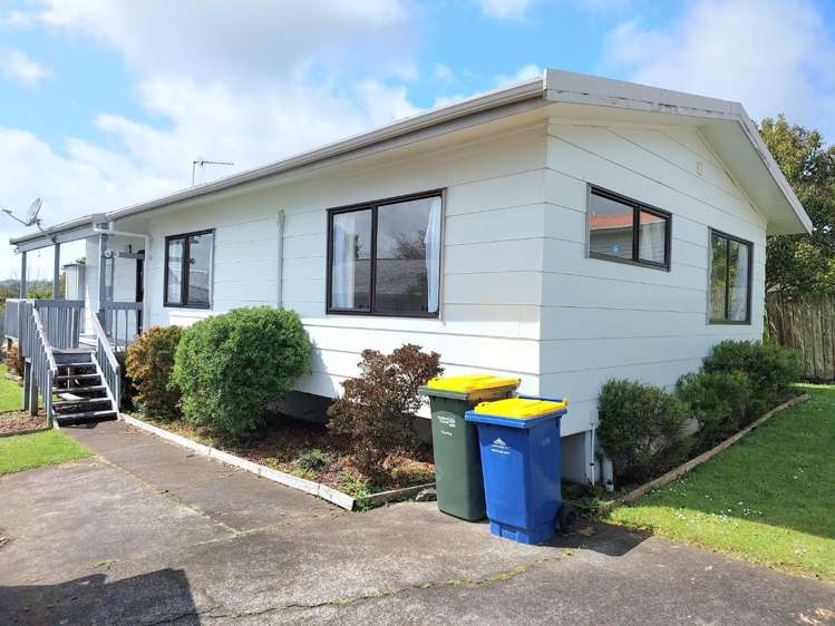 2/157 Birkdale Road Birkdale_1