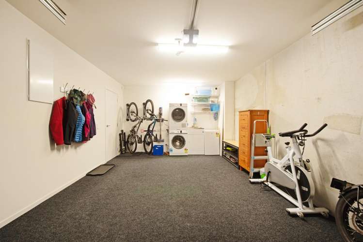 31 Erica Pabst Way Island Bay_12