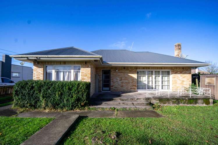 210 Clyde Street Hamilton East_12