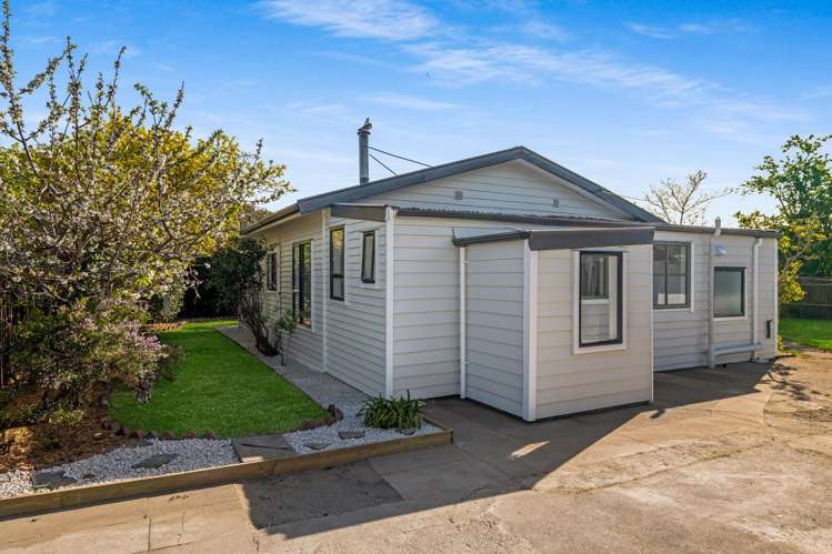 327A Breezes Road_5